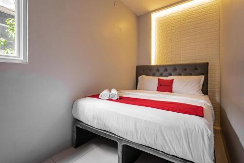 Hostal Reddoorz Near Tanjung Duren 2