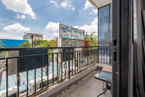 Hostal Reddoorz Near Tanjung Duren 2