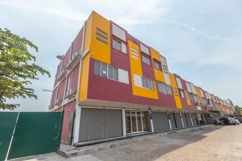Hotel Reddoorz @ Iodium Residence Cikarang