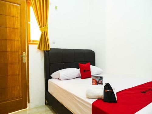 Hostal Reddoorz Near Cipinang Indah Mall