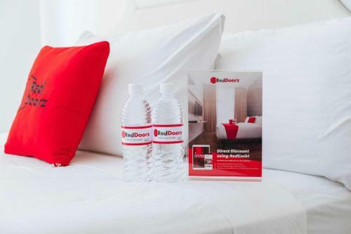 Hostal Reddoorz Near Cipinang Indah Mall