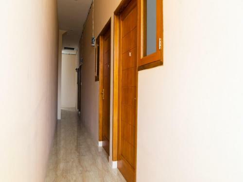 Hostal Reddoorz Near Cipinang Indah Mall