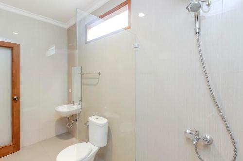 Hostal Reddoorz Premium Near Ragunan Zoo 2