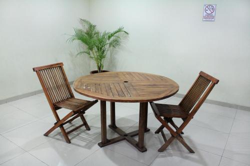 Hotel Oyo 266 Margonda Residence 5