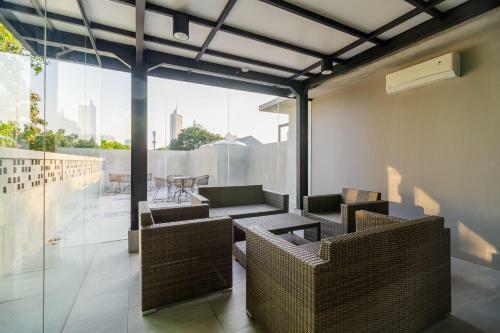 Hotel Reddoorz Plus Near Senayan City
