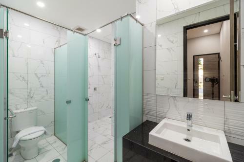 Hotel Reddoorz Plus Near Senayan City
