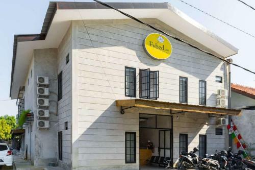 Hostal Reddoorz Near Sam Poo Kong 3