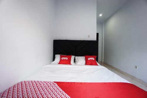 Hotel Oyo 2566 Putri Kesia Rooms