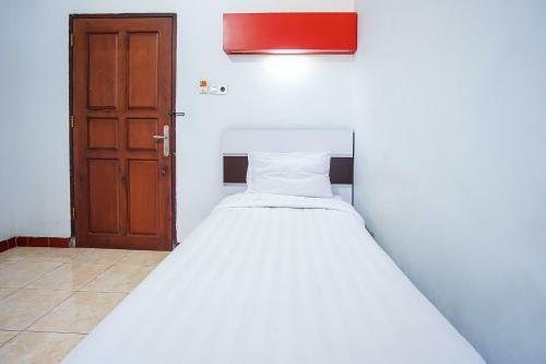 Capital O 3433 Hotel Plaza