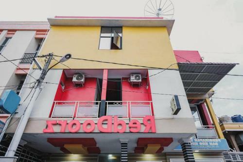 Hostal Reddoorz @ Jalan Stm Medan