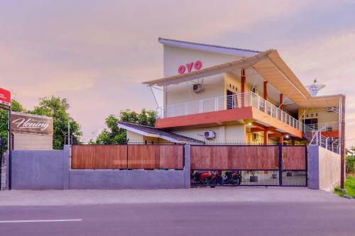 Hotel Oyo 2450 Hening Homestay