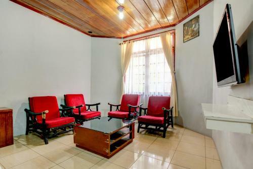 Oyo 3180 Hotel Rian Cottage