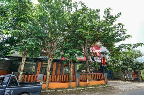 Hotel Oyo 587 Penginapan Sinar Harapan
