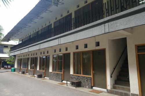 Hotel Spot On 2090 Ratna Backpacker Syariah