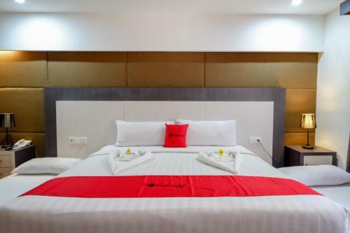 Reddoorz Plus Near Hotel Benua Kendari