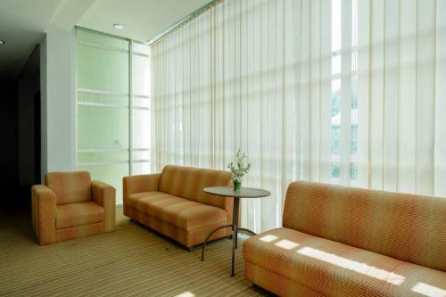 Reddoorz Plus Near Hotel Benua Kendari