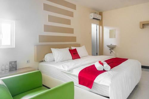 Hostal Reddoorz Plus Near Millenium Ict Centre Medan 2