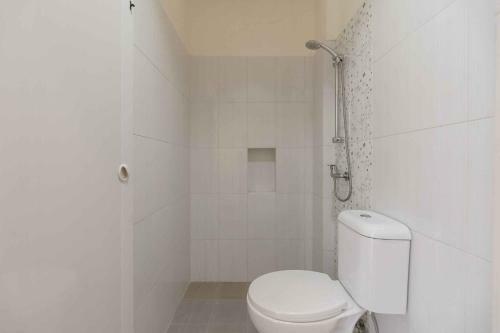 Hostal Reddoorz Plus Near Millenium Ict Centre Medan 2