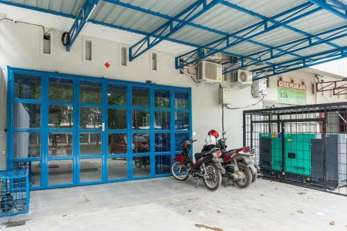 Hostal Reddoorz Near Manhattan Square Medan