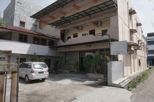Spot On 2200 Hotel Gunung Sari