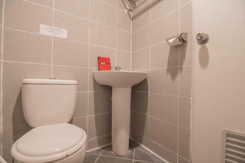 Hostal Reddoorz Plus Near Undip Pleburan