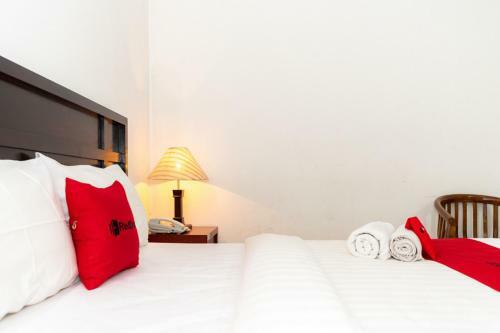 Hotel Reddoorz Plus Syariah Near Java Supermall Semarang 2