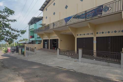 Hostal Aziz Guest House Syariah