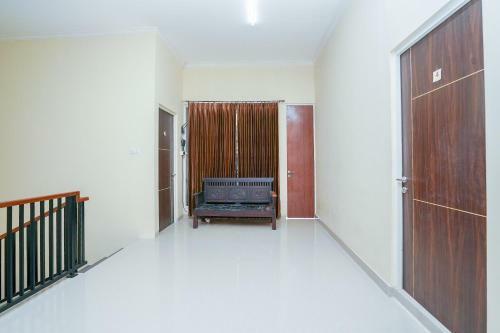 Hotel Oyo 1957 Riverside Residence