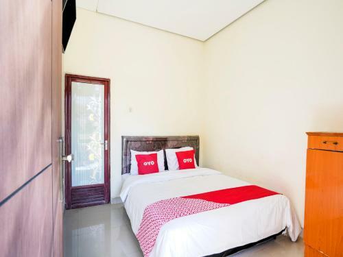 Hotel Oyo 3842 Eiffel Ketintang Unesa Syariah