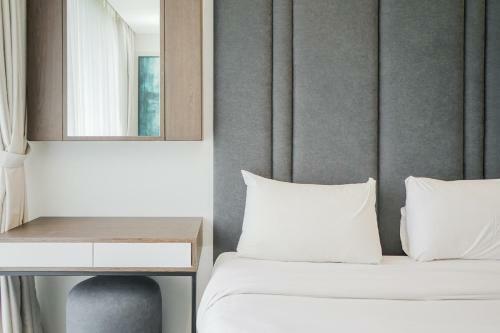 Exclusive With Comfortable 2br Apartment At Branz Bsd By Travelio
