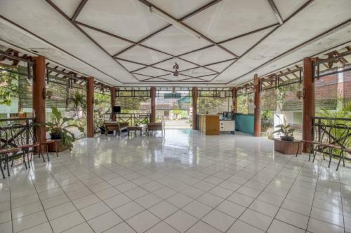Hostal Reddoorz @ Sagan Jogja 2