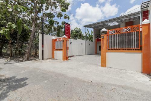Hostal Reddoorz Near Babarsari 2