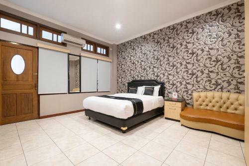 Hotel Oyo 2469 Sutomo Homestay