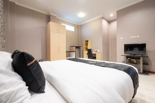 Hotel Oyo 2469 Sutomo Homestay