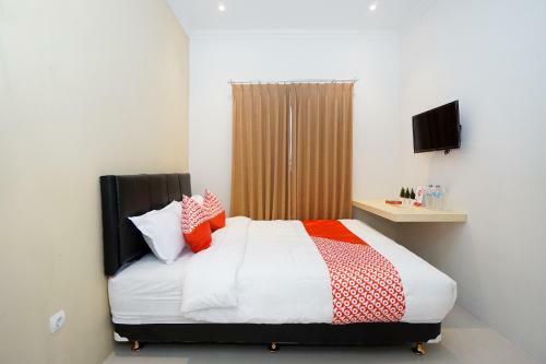 Hotel Oyo 2599 First Living