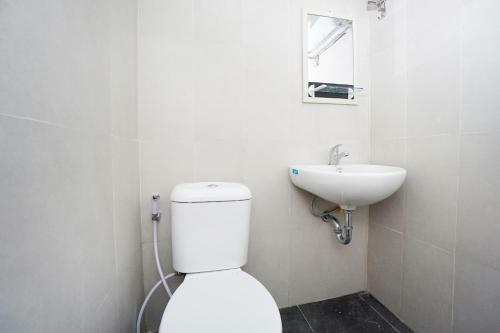 Hotel Oyo 2599 First Living