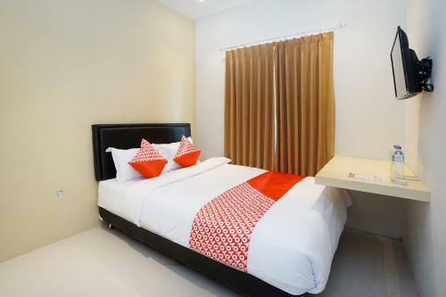 Hotel Oyo 2599 First Living
