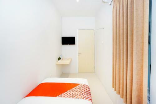 Hotel Oyo 2599 First Living