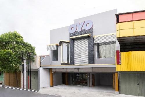 Hotel Oyo 2669 Crown Residence