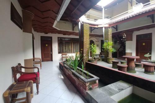 Oyo 90283 Hotel Rajadani Ackni