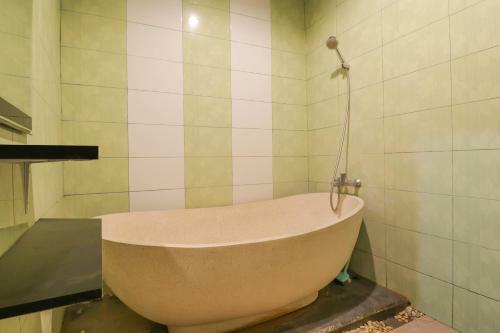 Hotel Oyo 2679 Exis Tropical And Spa