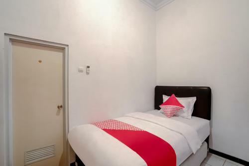 Hotel Oyo 3467 White Residence