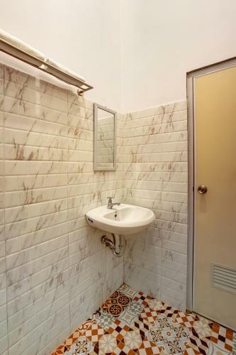 Hotel Oyo 3467 White Residence
