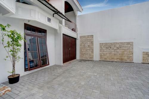 Hotel Oyo 3467 White Residence