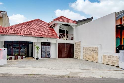 Hotel Oyo 3467 White Residence