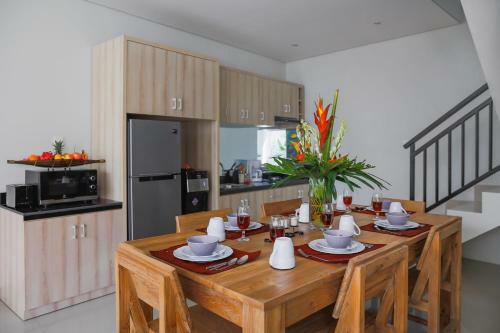Villa 66, 5 Min Walk To Double 6 Beach