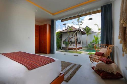 Exclusive Villas Complex 7 Br Seminyak Center W Staff