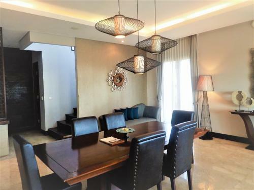 15 Bedrooms Sun Suite Villa Bali