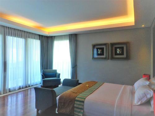 15 Bedrooms Sun Suite Villa Bali