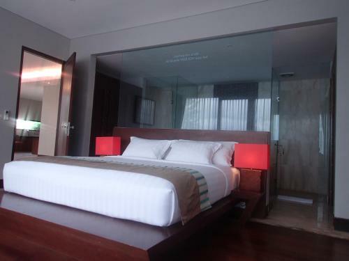 15 Bedrooms Sun Suite Villa Bali